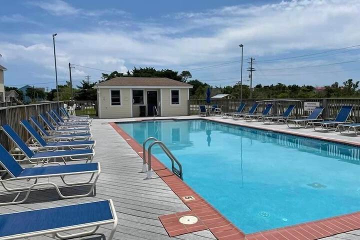 Pool 65 of 66