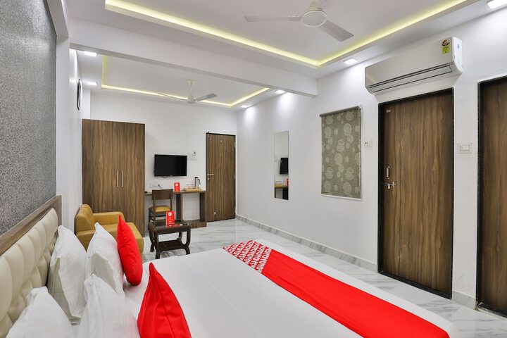 Room 17 of 32