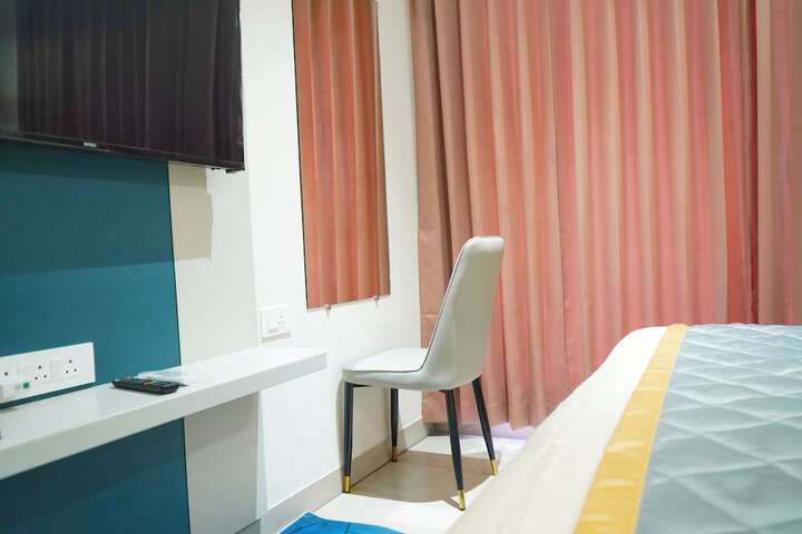 Room 6 of 89