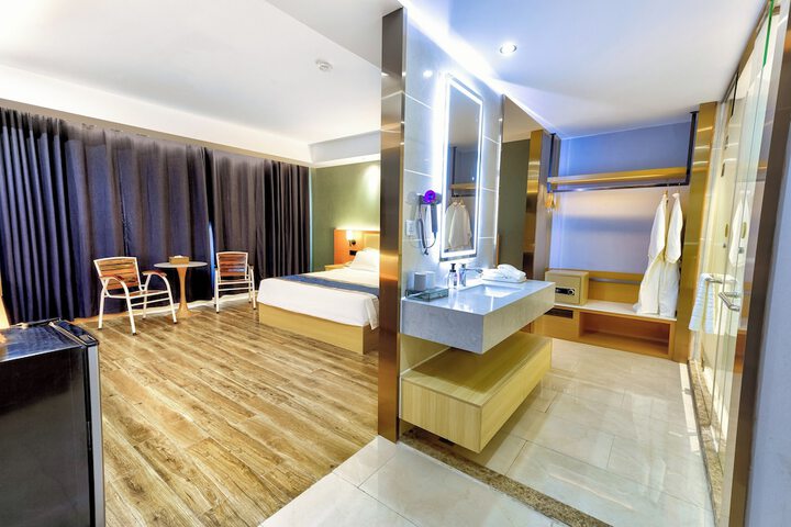 Room 21 of 68