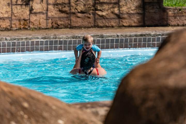 Pool 60 of 138
