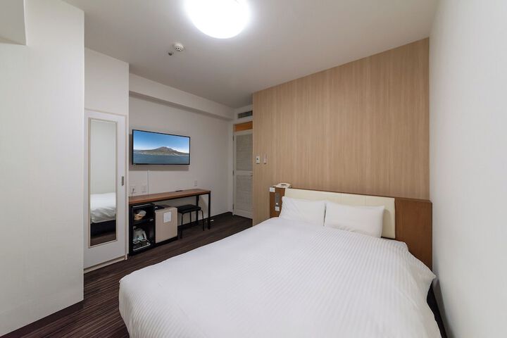 Room 9 of 25