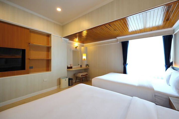 Room 13 of 86