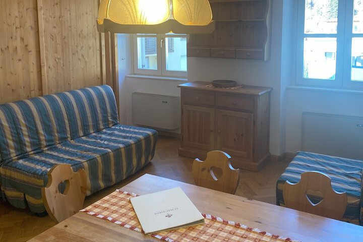 Room 33 of 64
