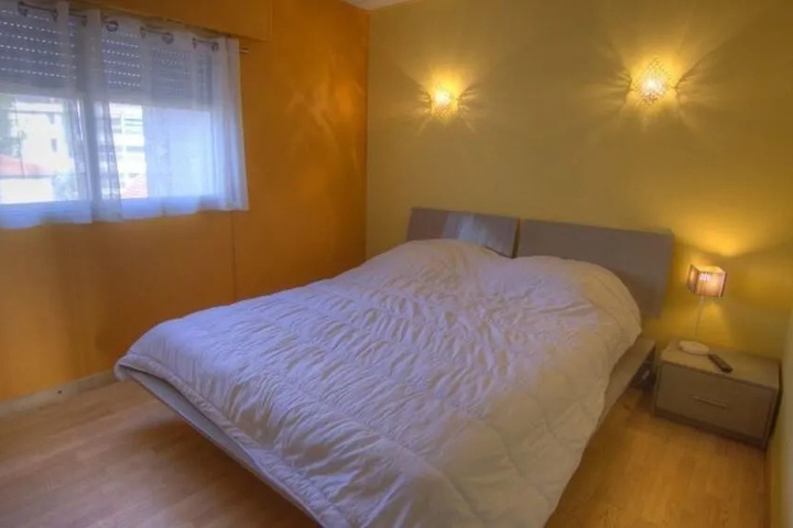 Room 4 of 11