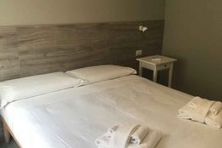 Room 10 of 18