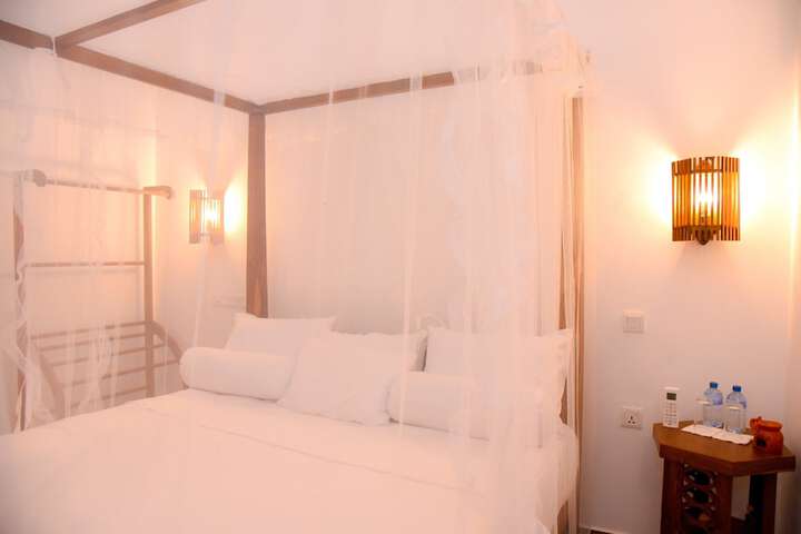 Room 8 of 49