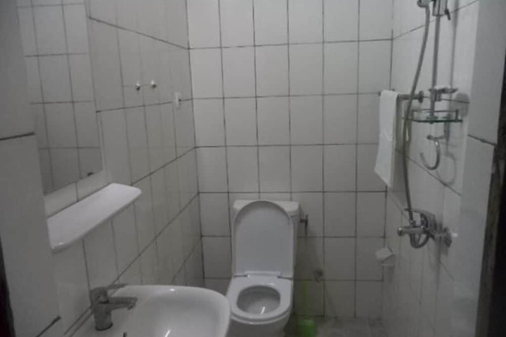 Room 8 of 11