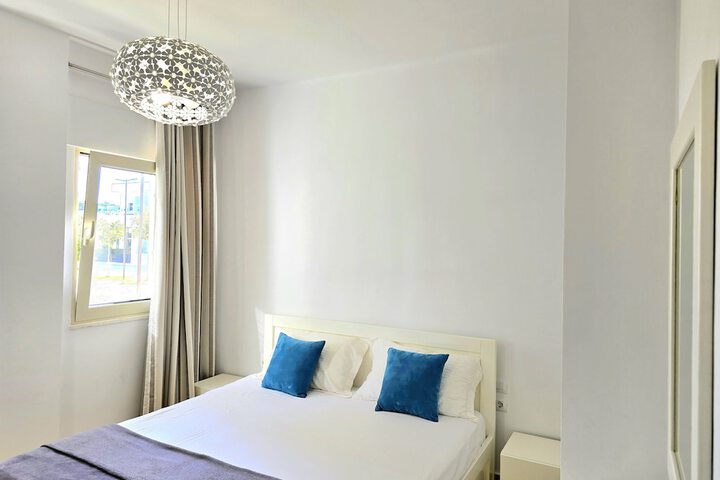 Room 2 of 28