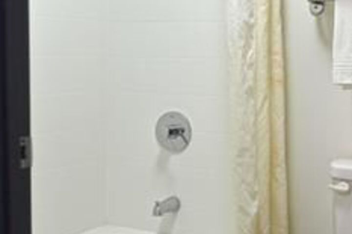 Room 3 of 34