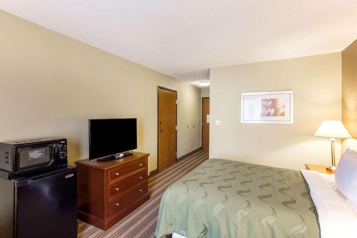 1 Double Bed Accessible (10 of 13)