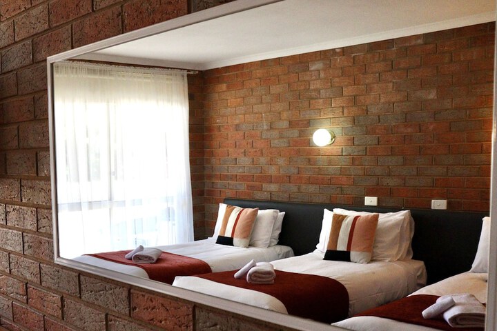 Room 3 of 11