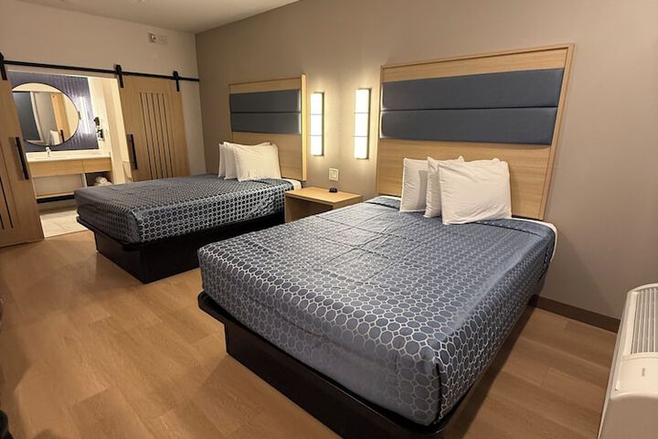 Room 13 of 31