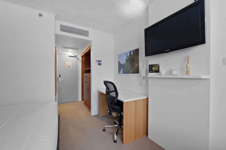 Room 20 of 40