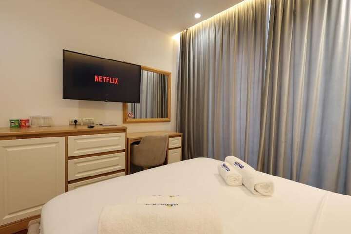 Room 16 of 107