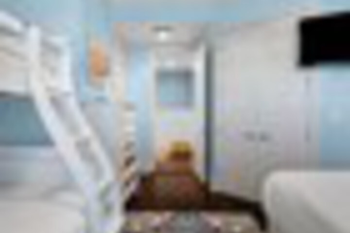 Room 26 of 162