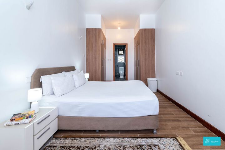Room 3 of 11