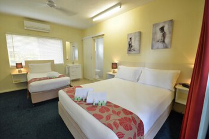 Room 22 of 102