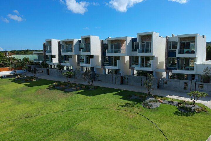 Hotel Exterior 87 of 93
