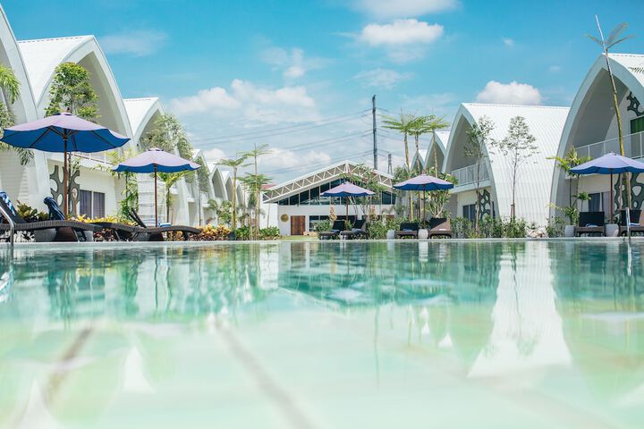 Pool 62 of 91