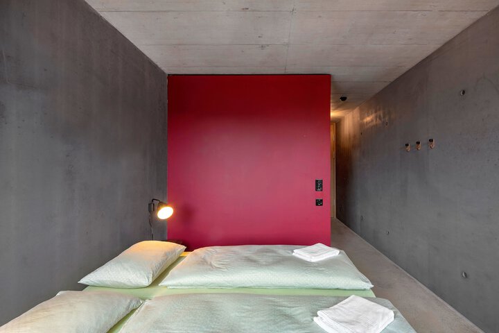 Room 4 of 41