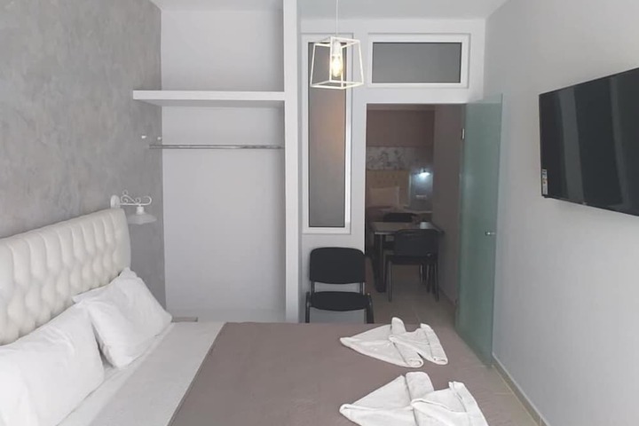 Room 10 of 41