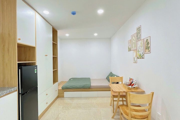 Room 11 of 19