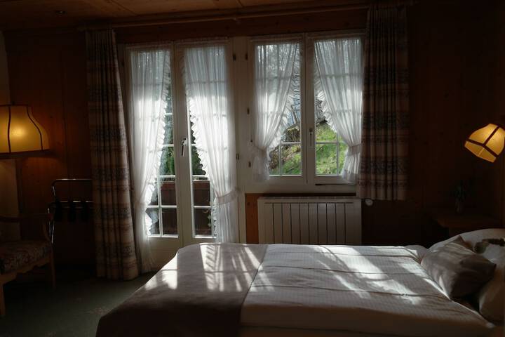 Room 28 of 65