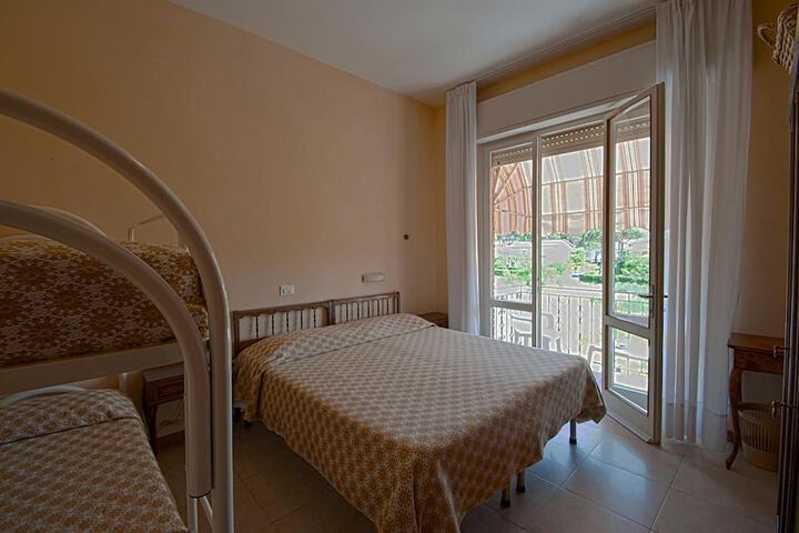 Room 9 of 53