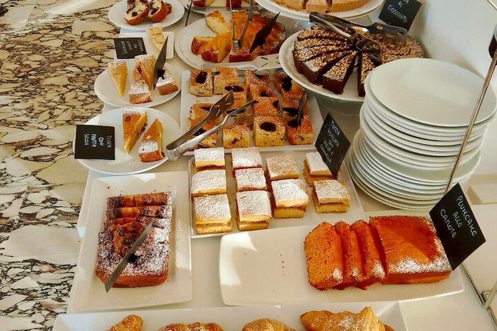 Breakfast/Coffee Service 37 of 60