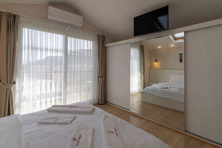 Room 34 of 178