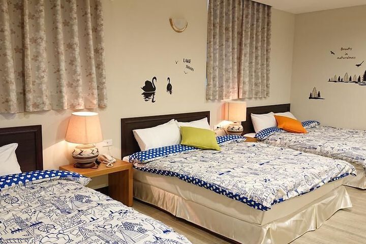 Room 9 of 28