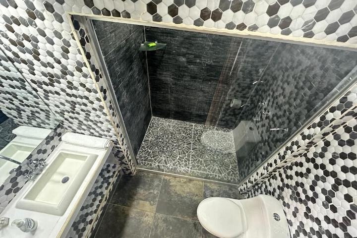 Room 18 of 40