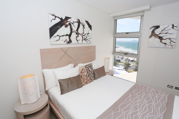 Room 5 of 107