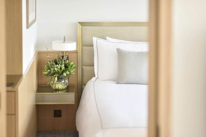 Room 42 of 120