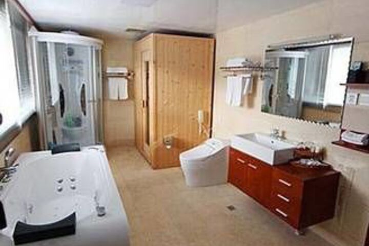Room 27 of 58