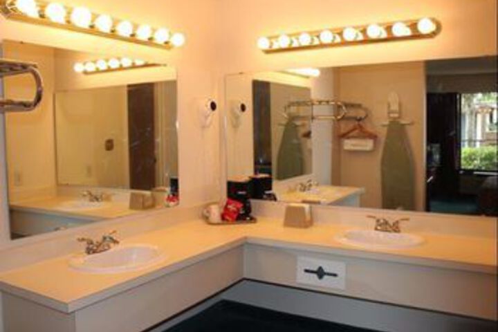 Room 6 of 37