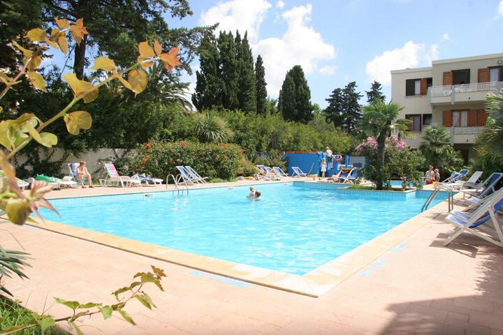 Hotel Pool