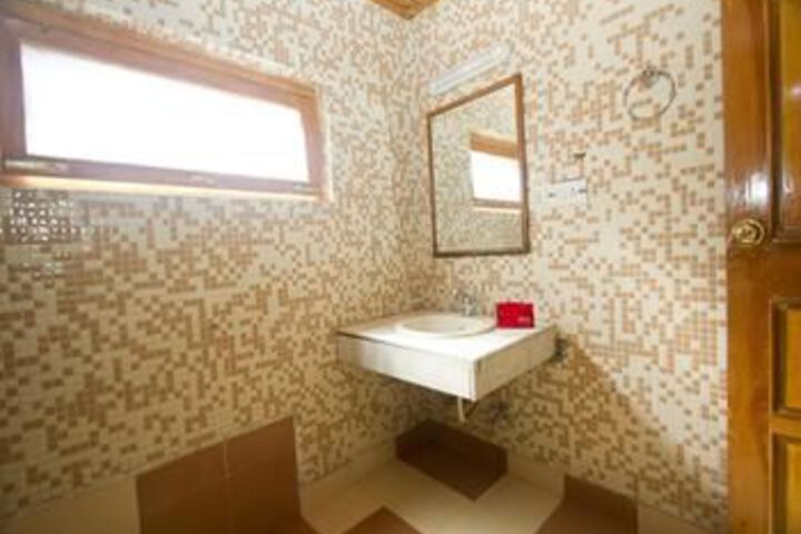 Room 2 of 36