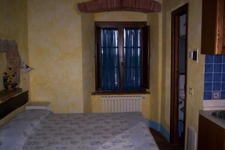 Room 4 of 27