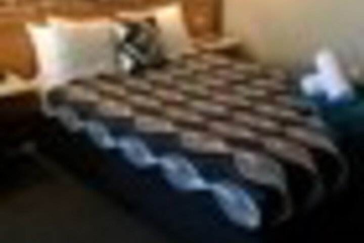 Room 32 of 96