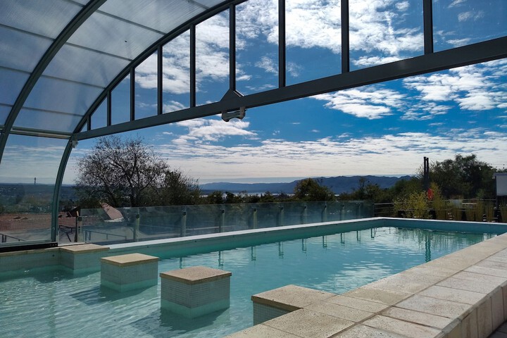 Hotel Pool