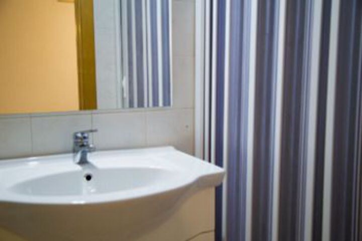 Room 18 of 160