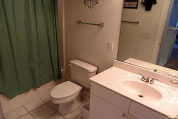 Room 6 of 65
