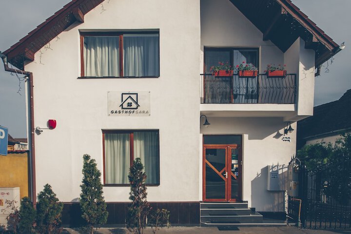 Hotel Entry