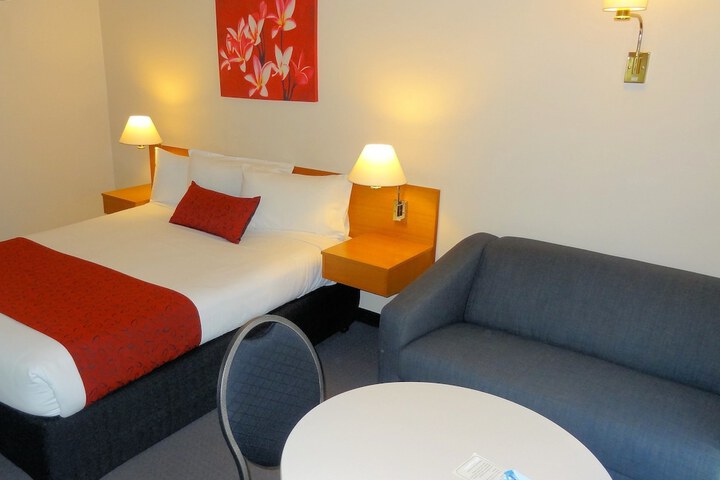 Room 10 of 29