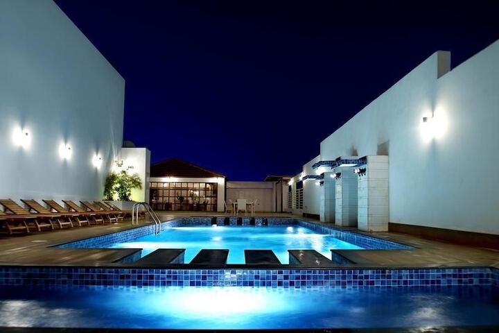 Pool 14 of 18