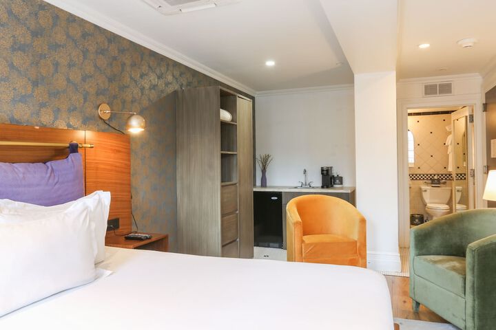 Room 7 of 30