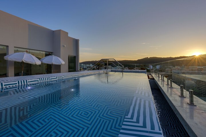 Pool Hotel