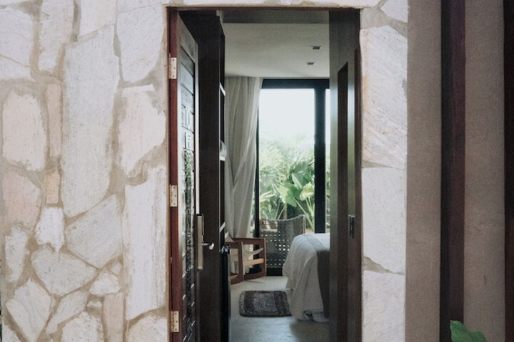 Room 12 of 68